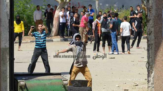 اشتباكات بين طلاب الإخوان والشرطة بجامعة الفيوم لتظاهرهم خارج الحرم