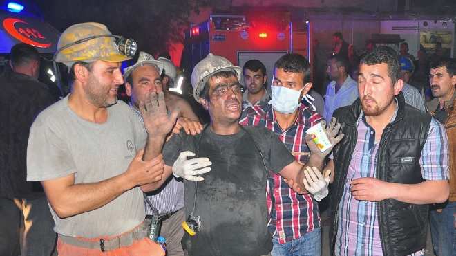  مسؤول تركي: مقتل 5 عمال على الأقل واحتجاز المئات في انفجار منجم في تركيا