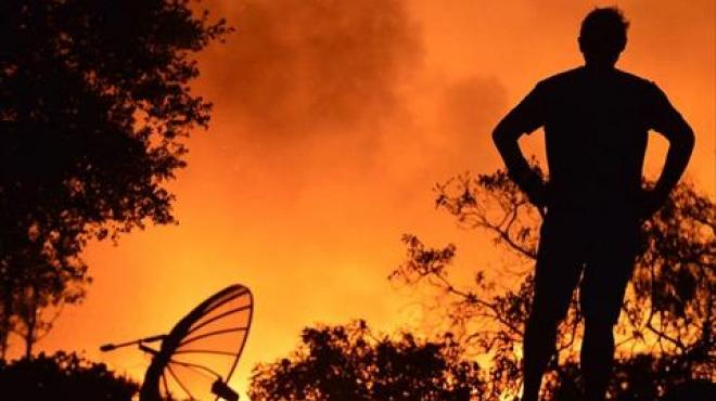 نحو 1300 شخص يكافحون حرائق الغابات في غرب كندا