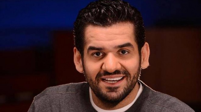 حسين الجسمي يهدي ولي عهد دبي 