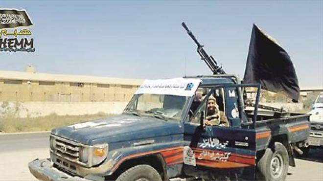 ميليشيات «الإخوان والقاعدة» فى ليبيا تتوحد لمواجهة «حفتر».. والقوات الخاصة بالجيش تنضم لمعركة «الكرامة»
