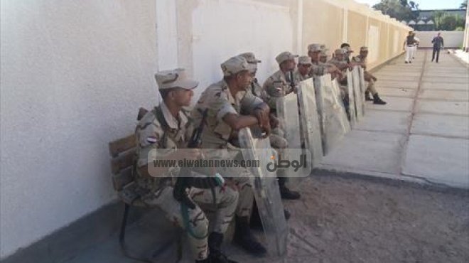  قائد الفرقة 19 مشاة يتفقد سير العملية الانتخابية بجنوب سيناء 