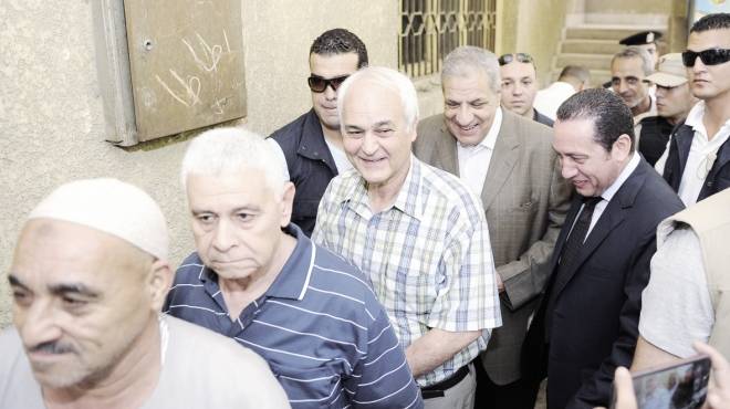 الحكومة فى طابور الانتخابات: «منصور ومحلب» و15 وزيراً يدلون بأصواتهم