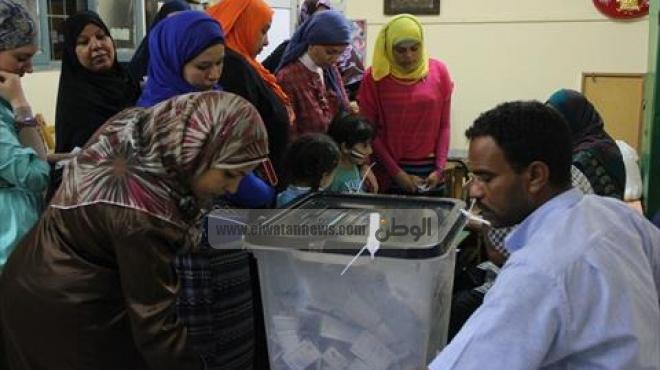  محاولات من حملتي السيسي وصباحي في شمال سيناء لإقناع الشباب بالتصويت 
