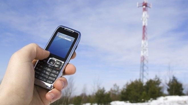 دراسة بريطانية تؤكد: إدمان الهاتف المحمول يخرب العلاقات الإنسانية
