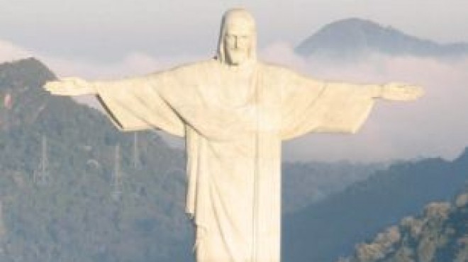  انتهاء العمل في ترميم تمثال المسيح بالبرازيل 