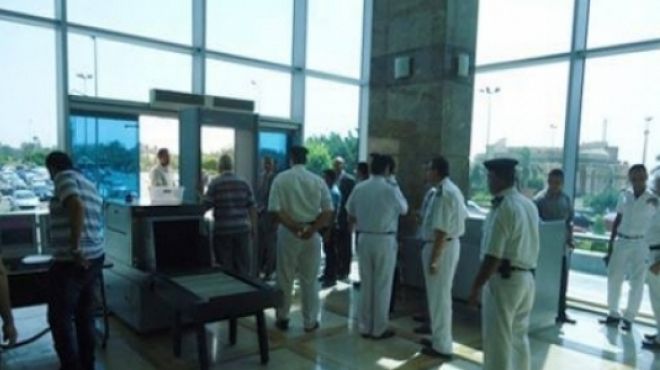 إجراءات أمنية مشددة في مطار القاهرة لاستقبال العاهل السعودي