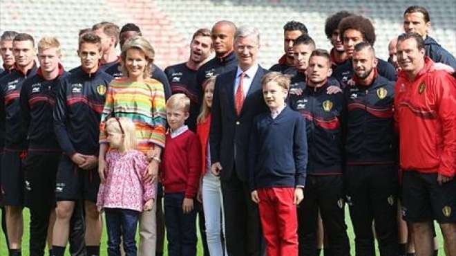 بالصور| العائلة الملكية في بلجيكا تدعم المنتخب في آخر تدريب قبل السفر للبرازيل