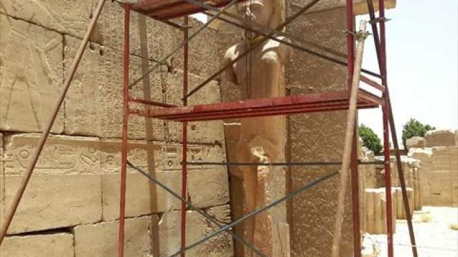 بالصور| تلفيات تهدد تمثال نادر لتوت عنخ آمون بالأقصر