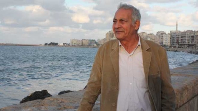  سلاسل بشرية في ذكرى رحيل الكاتب الساخر جلال عامر بالإسكندرية