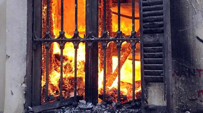  تفحم جثة ربة منزل في حجرة نومها بالقليوبية.. والسيطرة على حريق بمجمع مدارس الخصوص 
