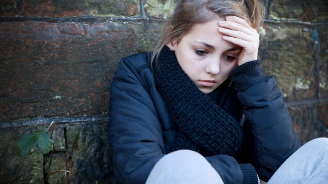 5 خطوات لتساعدي ابنك المراهق على الخروج من الاكتئاب