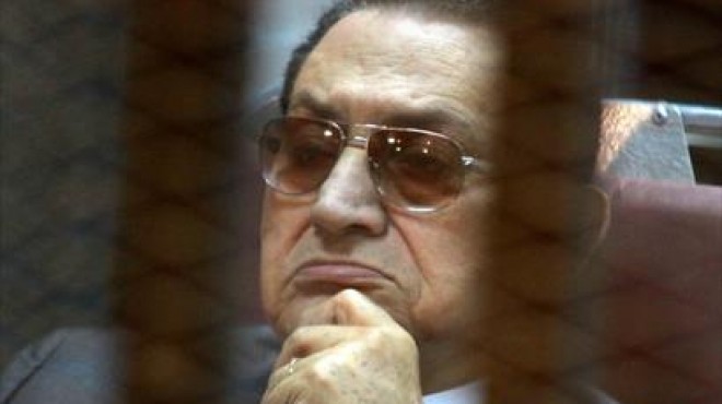 قاضى محاكمة القرن يسمح لـ«مبارك» بمغادرة القفص و«الديب» يترافع ويطلب نقل المرافعة لـ«المعادى العسكرى»