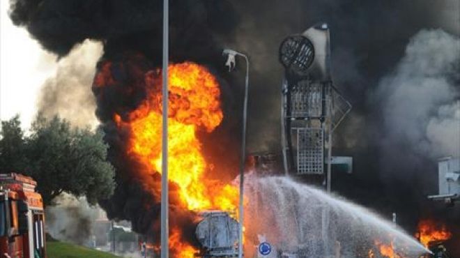عاجل| حريق هائل يتسبب في إصابة 6 من قوات الحماية المدنية بطنطا