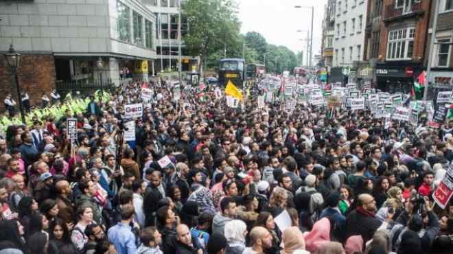 بالصور| بريطانيين يتظاهرون في لندن تضامنا مع غزة