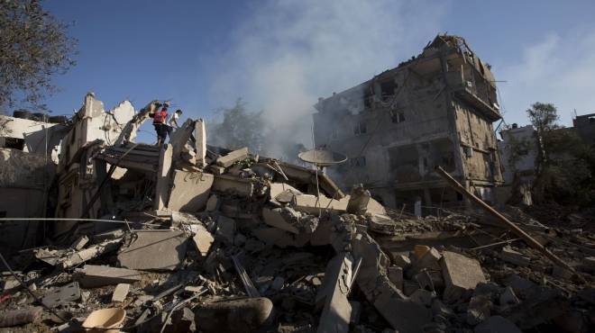 غارات الاحتلال تستهدف منازل قيادات «حماس»