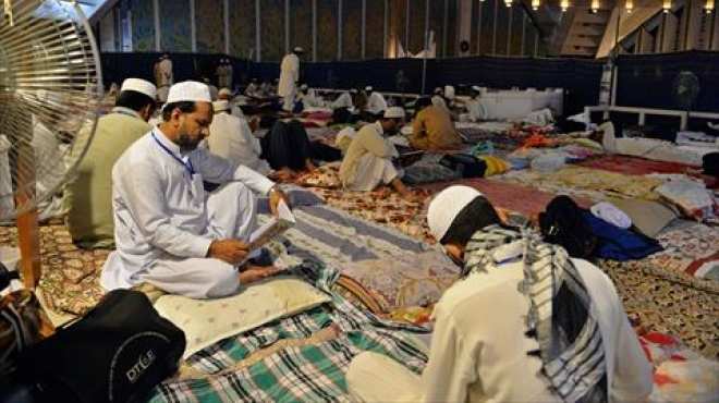 المغرب يمنع الاعتكاف في مساجد جماعة 