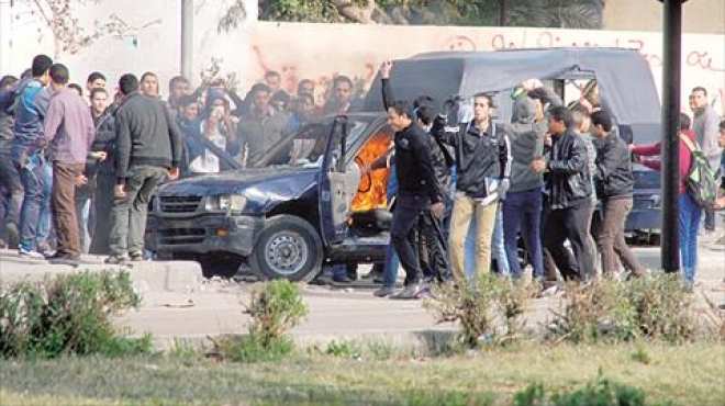 قوات الأمن تمنع تجمهر الأهالي أمام قسم عين شمس