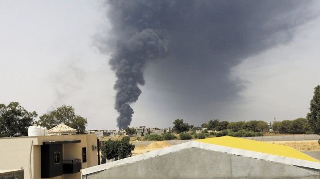 ليبيا: غارات على أكبر مصنع للصلب في 