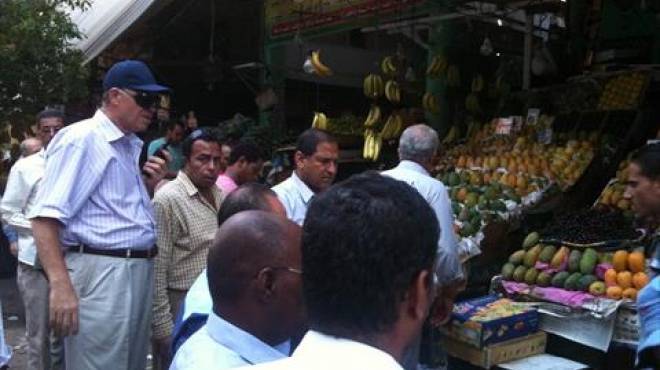 محافظ القاهرة يقود حملة لإزالة الإشغالات في سوق الزيتون