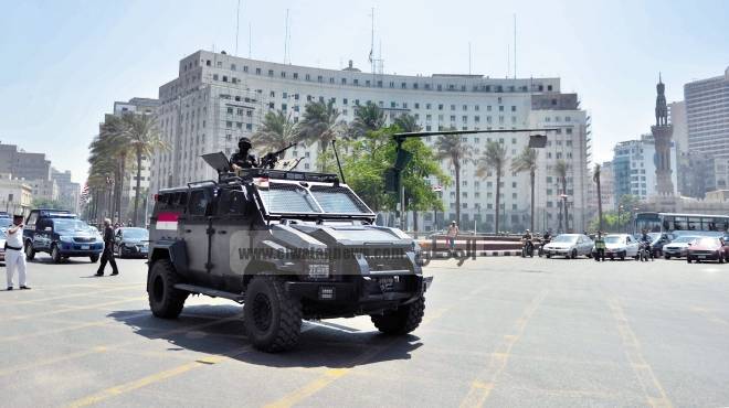 بالفيديو| في ذكرى ٣٠ يونيو.. مدرعات الجيش تمشط ميدان التحرير