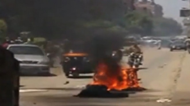 عاجل| طلاب الإخوان بالأزهر يشعلون النيران في سيارة عميد كلية الأسنان