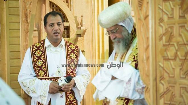 الكنيسة تستقبل الوفد الشعبي الإثيوبي بأعلام مصر وصور السيسي