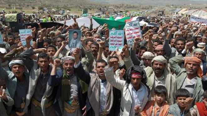 الآلاف من مناصرى «الحوثى» يتجمعون لإسقاط الحكومة فى اليمن