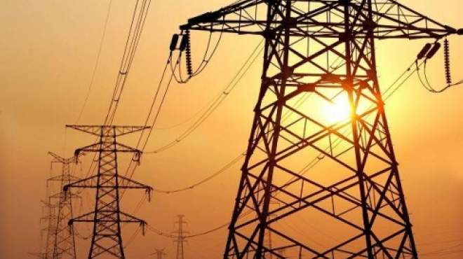 السعودية تطرح مناقصة لربط شبكات الكهرباء في المملكة مع مصر