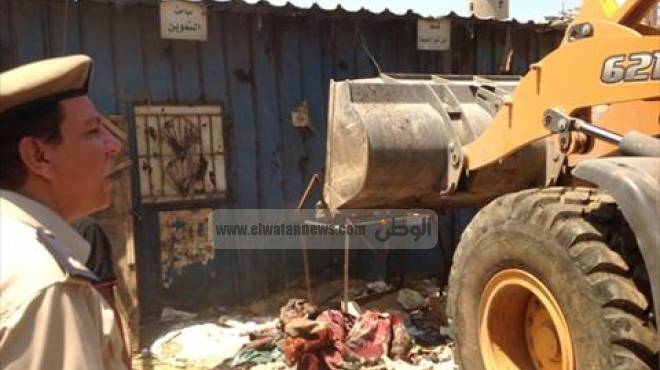 إزالة 9 أكشاك عشوائية لغسيل السيارات بالزهور في حملة أمنية ببورسعيد 