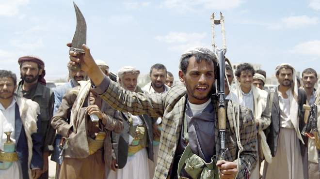 الحوثيون يسيطرون على مقر رئاسة الوزراء والإذاعة ومواقع عسكرية في صنعاء