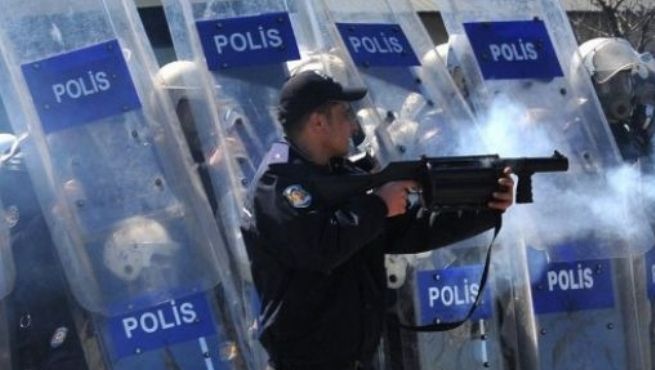  الشرطة التركية تداهم مقر جماعة يسارية متشددة بعد تفجير السفارة الأمريكية