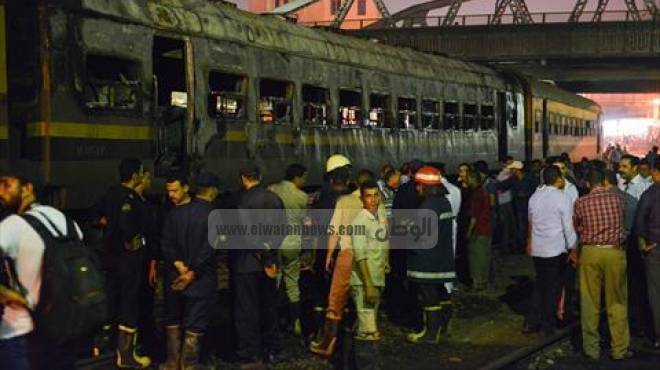 عاجل| إصابة العشرات في احتراق عربتين بقطار 