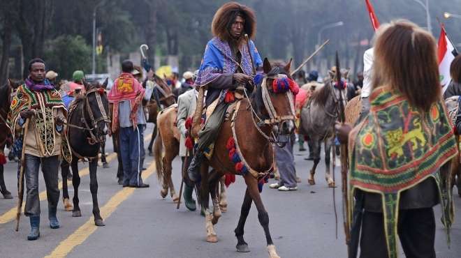 بالصور| سكان أورومو في إثيوبيا يودعون رئيس وزرائهم 