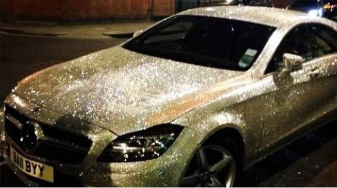 طالبة روسية تغطي سيارتها بمليون قطعة من الكريستال
