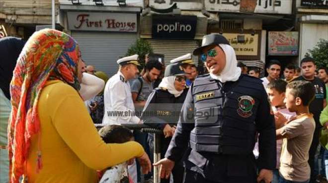 بالصور| انتشار شرطة مكافحة العنف ضد المرأة بشوارع وسط البلد