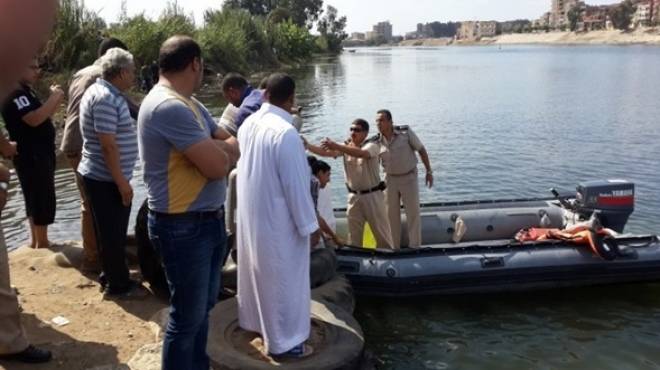 انتشال جثة طالب غرق أثناء الاستحمام في النيل بكفر شكر