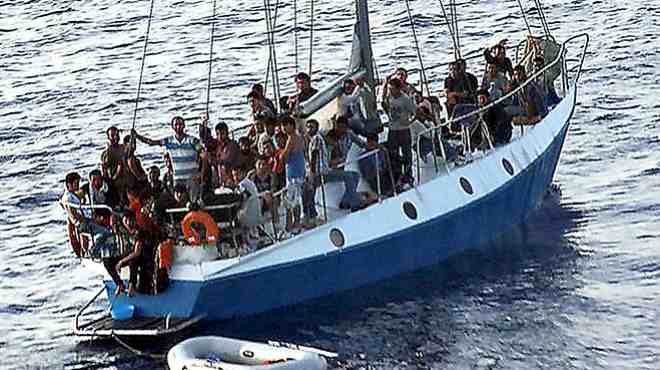 إحباط محاولة 34 شخصا الهجرة إلى ليبيا عبر جبال السلوم
