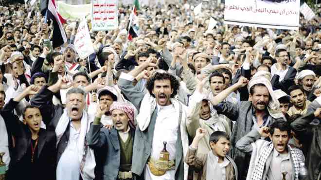 الحوثيون يسيطرون على مدينة الحديدة اليمنية على البحر الأحمر