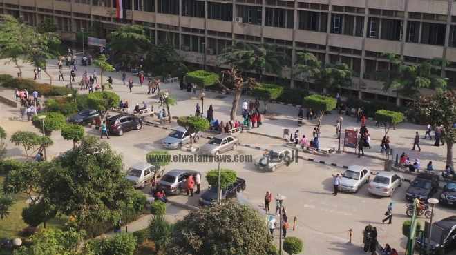 بالفيديو| هدوء على أبواب جامعة القاهرة.. وغياب مظاهرات الإخوان