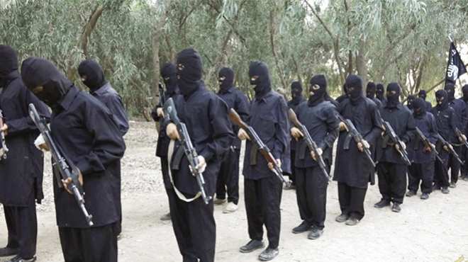 «داعش» يبدأ التدريب على «حرب العصابات» استعداداً لـ«الاجتياح البرى»