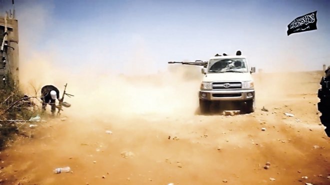 الجيش الليبي يدفع بتعزيزات إلى 