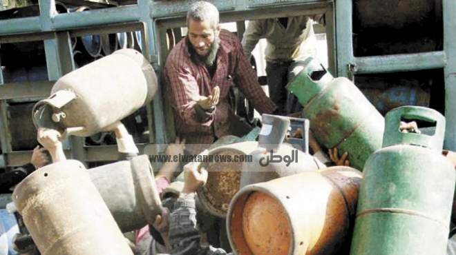 ضبط شخص بحوزته 50 أسطوانة بوتاجاز قبل بيعهم بالسوق السوداء بالإسكندرية