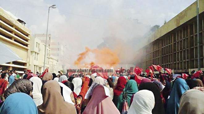 الأمن يفرق مظاهرة لطالبات الأزهر حاولت قطع شارع مصطفى النحاس