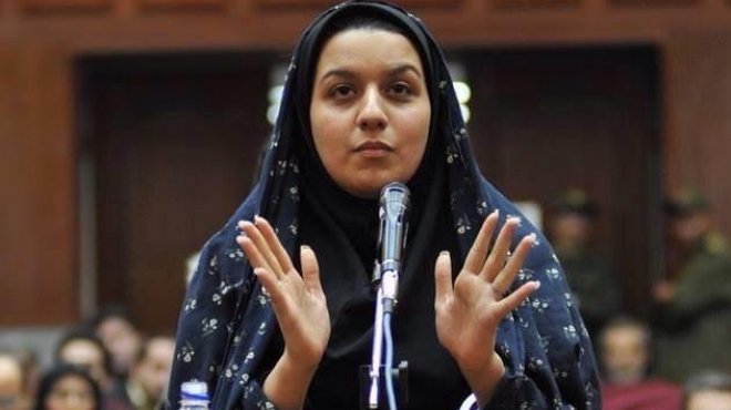 بعد إعدام ريحانة.. الحكومة الإيرانية تسجن فتاة حاولت حضور مباراة