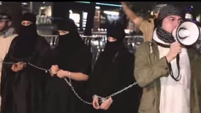 كردي يبيع 4 فتيات في مزاد علني مجاملة من "داعش" في لندن