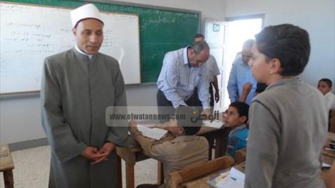 بالصور| مدير المنطقة الأزهرية بجنوب سيناء يتفقد العملية التعليمية