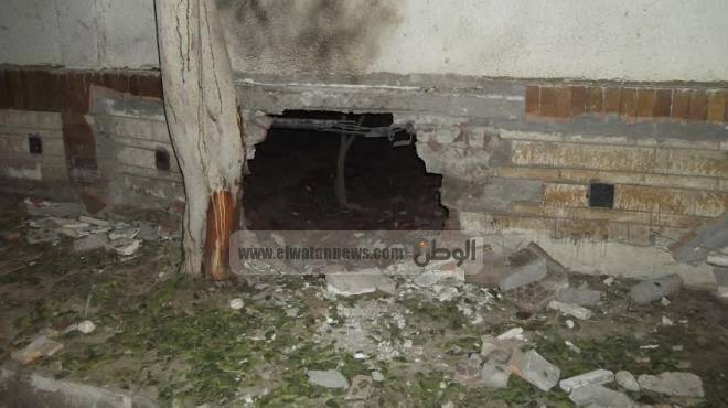 بالصور| فتحة كبيرة في سور استراحة حكمدار الفيوم إثر انفجار القنبلة