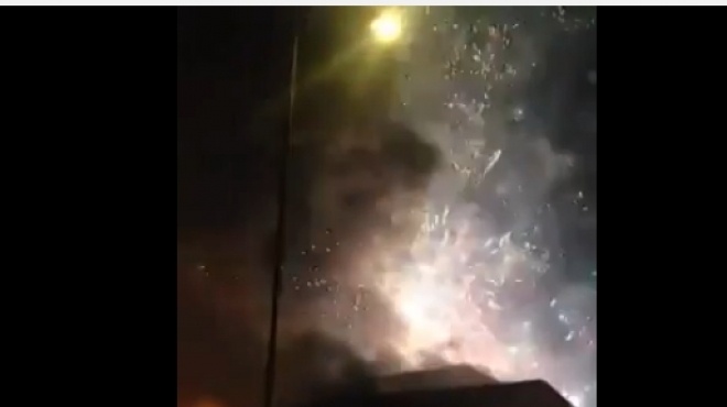 عاجل| انفجار عبوة ناسفة داخل لوحة إعلانات في ميدان 