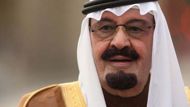 القيادة السعودية تطمئن على رعاياها في مصر